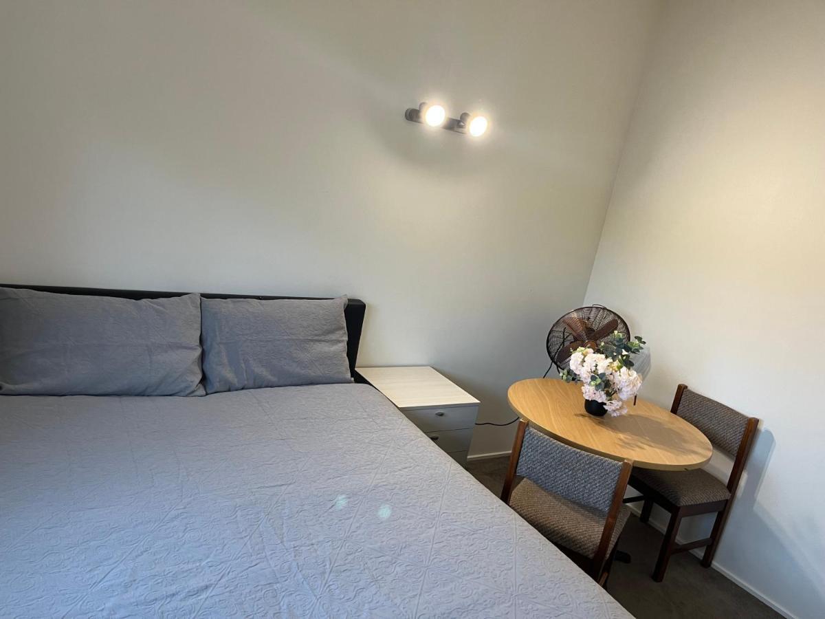 Hillcrest Homestay, Northshore, Оукланд Екстериор снимка