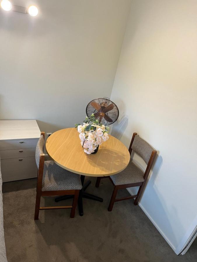Hillcrest Homestay, Northshore, Оукланд Екстериор снимка
