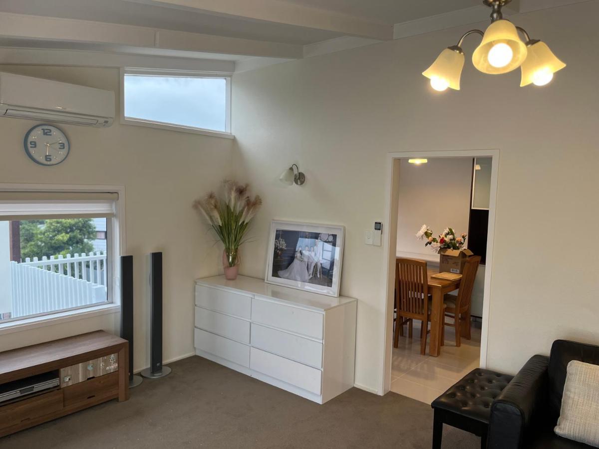 Hillcrest Homestay, Northshore, Оукланд Екстериор снимка