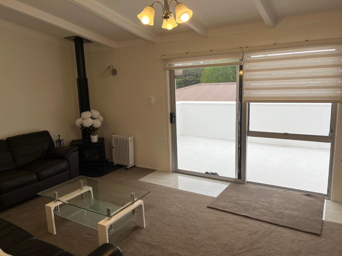 Hillcrest Homestay, Northshore, Оукланд Екстериор снимка
