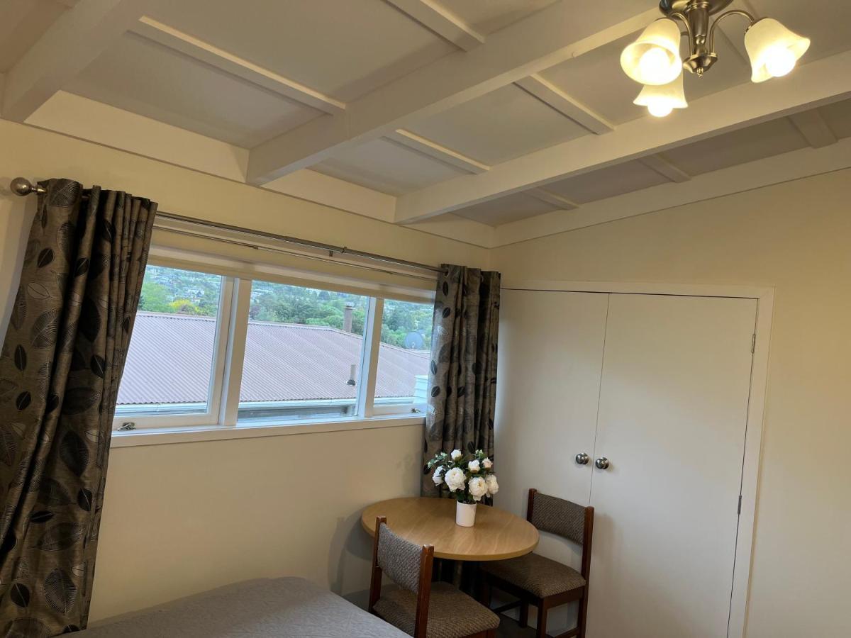 Hillcrest Homestay, Northshore, Оукланд Екстериор снимка