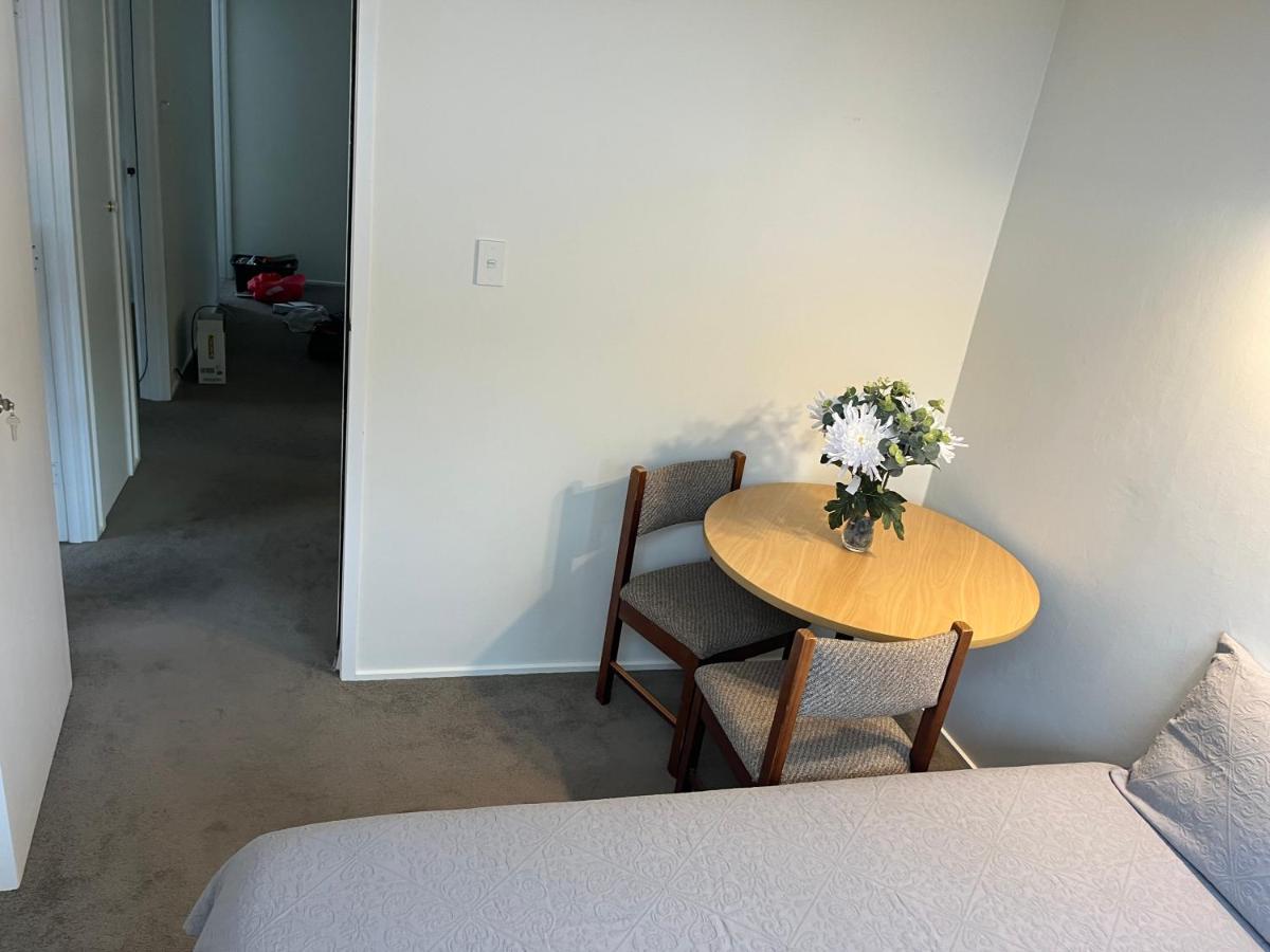 Hillcrest Homestay, Northshore, Оукланд Екстериор снимка