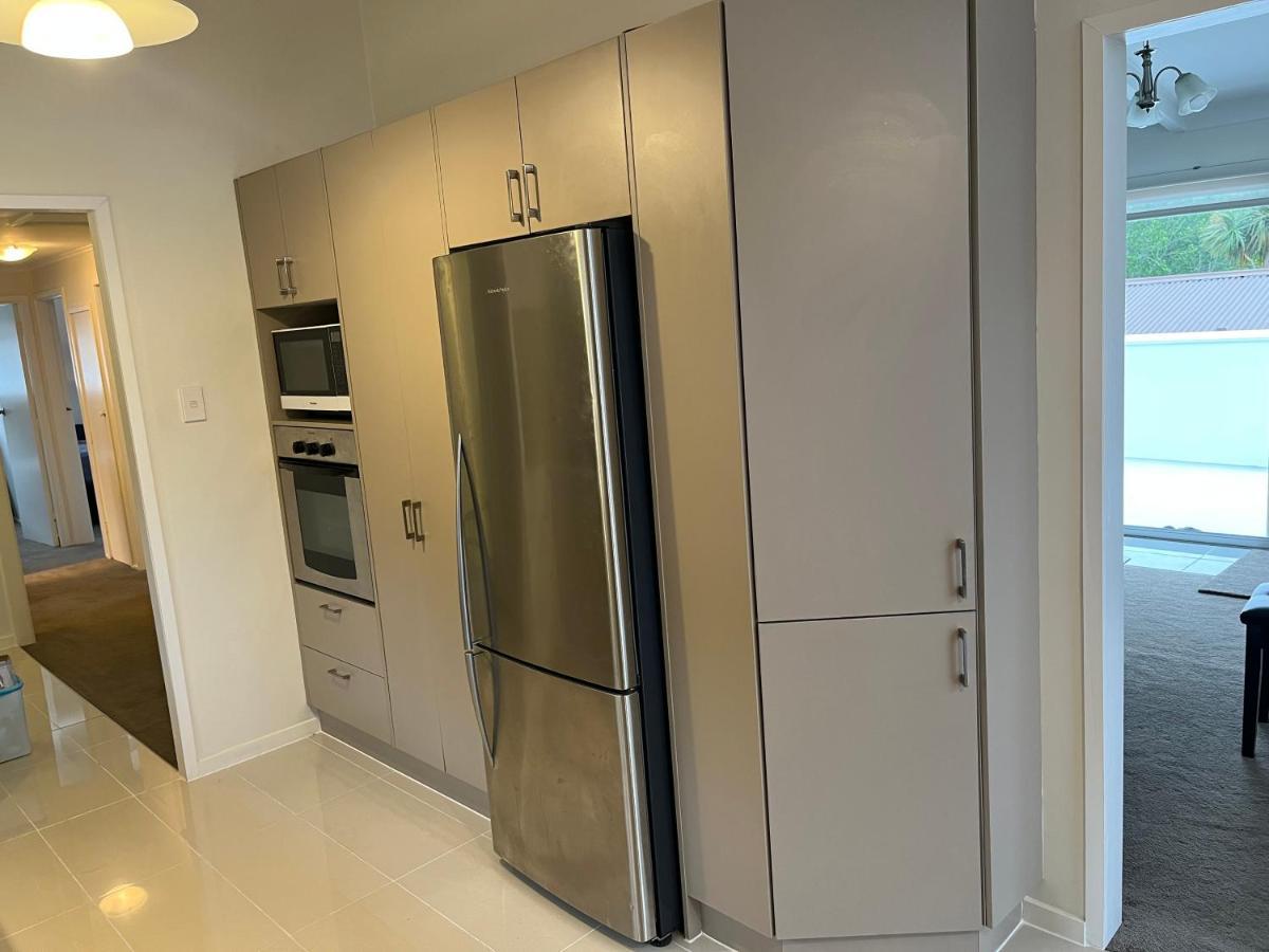 Hillcrest Homestay, Northshore, Оукланд Екстериор снимка