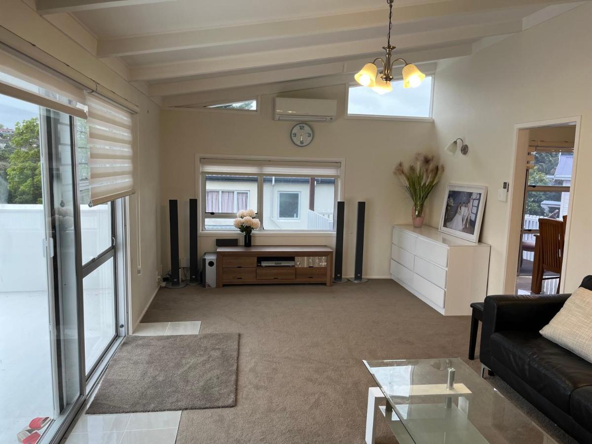 Hillcrest Homestay, Northshore, Оукланд Екстериор снимка