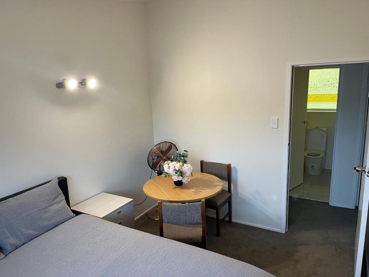 Hillcrest Homestay, Northshore, Оукланд Екстериор снимка
