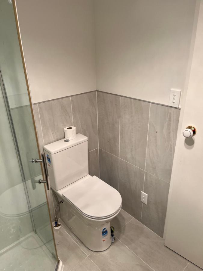 Hillcrest Homestay, Northshore, Оукланд Екстериор снимка