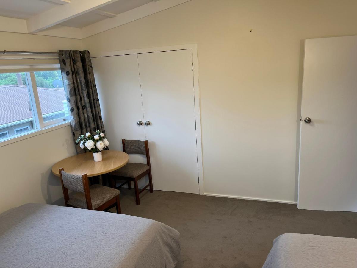 Hillcrest Homestay, Northshore, Оукланд Екстериор снимка
