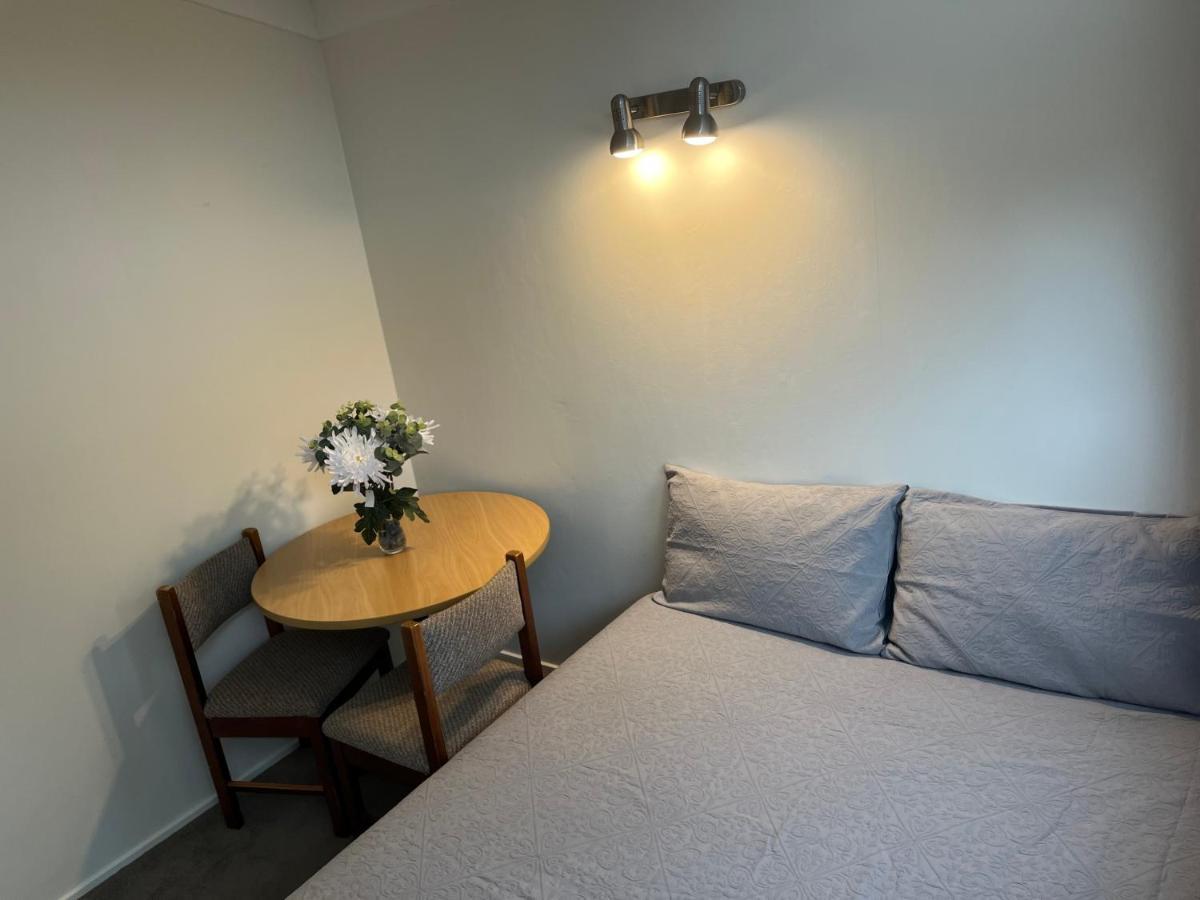 Hillcrest Homestay, Northshore, Оукланд Екстериор снимка
